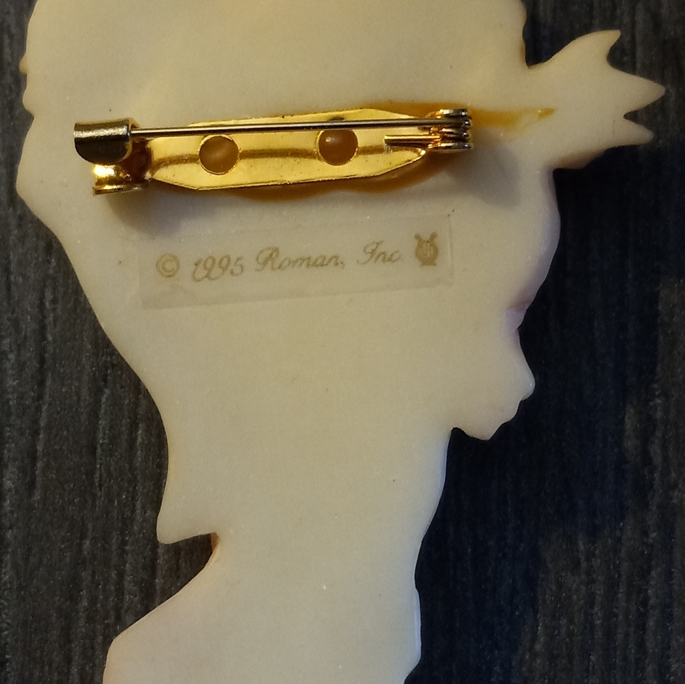 Angel Brooch - Picture 5 of 6